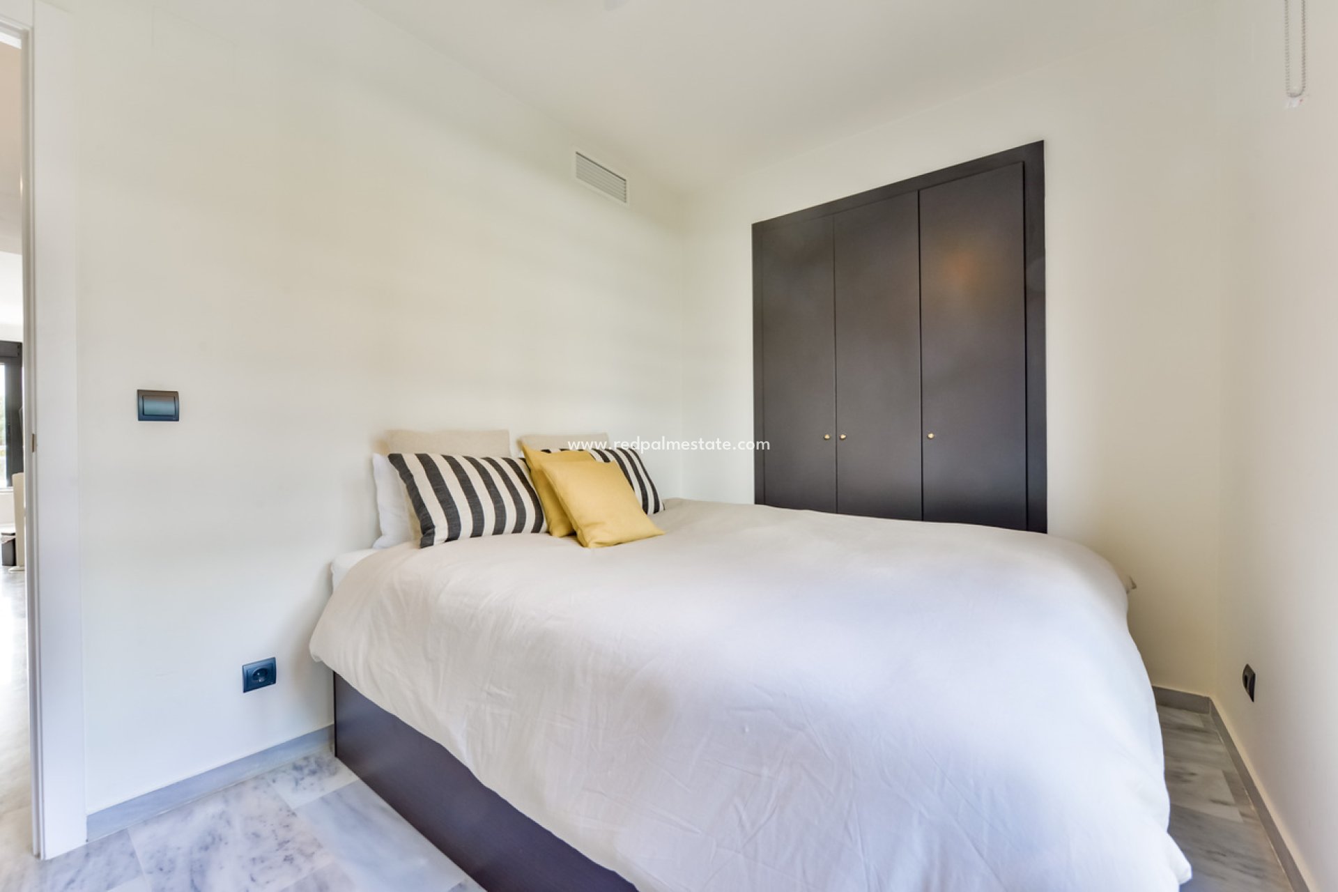 Resale - Apartments -
Villajoyosa - La Cala