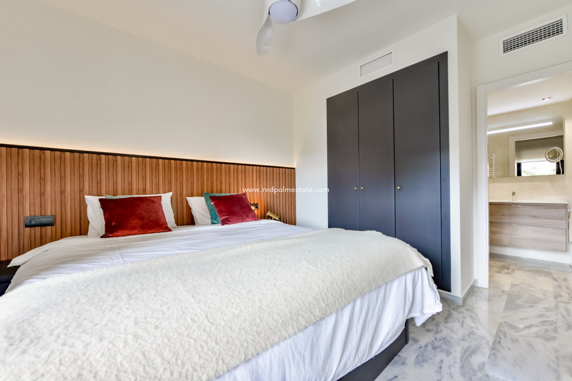 Resale - Apartments -
Villajoyosa - La Cala