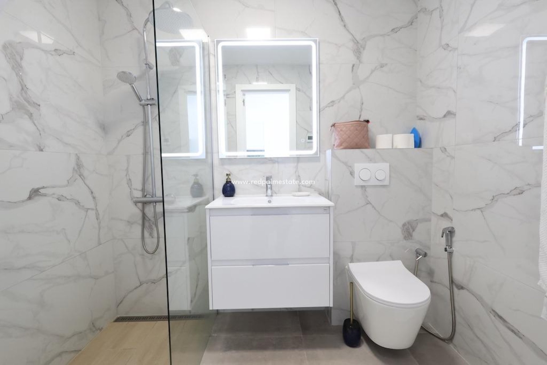 Resale - Bungalow -
Benijofar