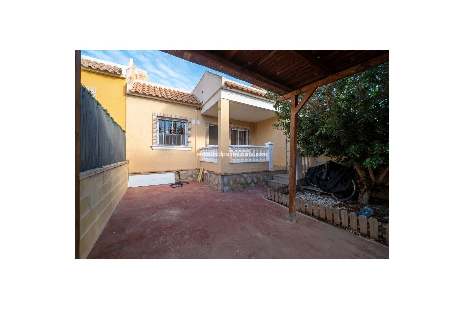 Resale - Bungalow -
Ciudad Quesada