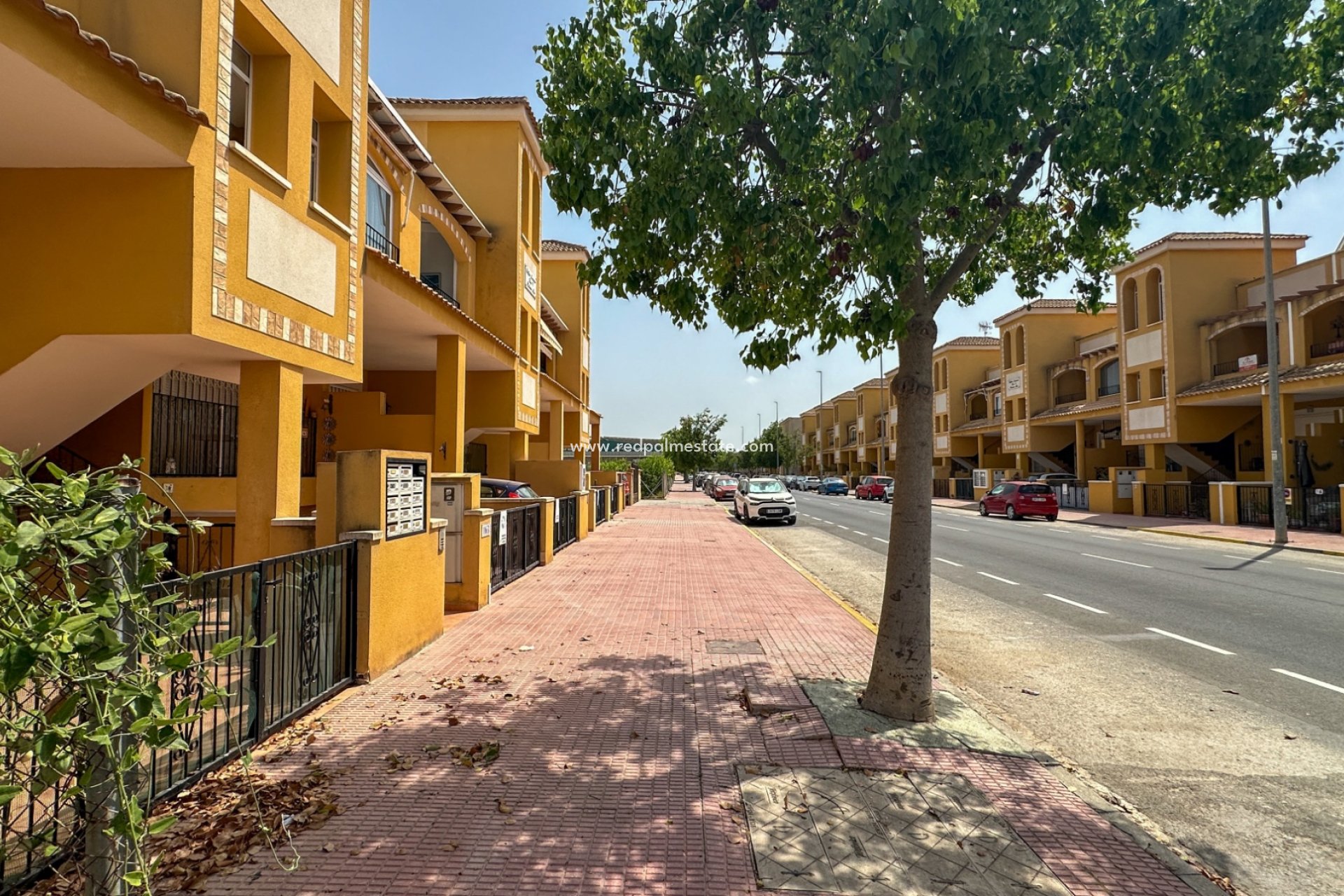 Resale - Bungalow -
Daya Nueva - Costa Blanca