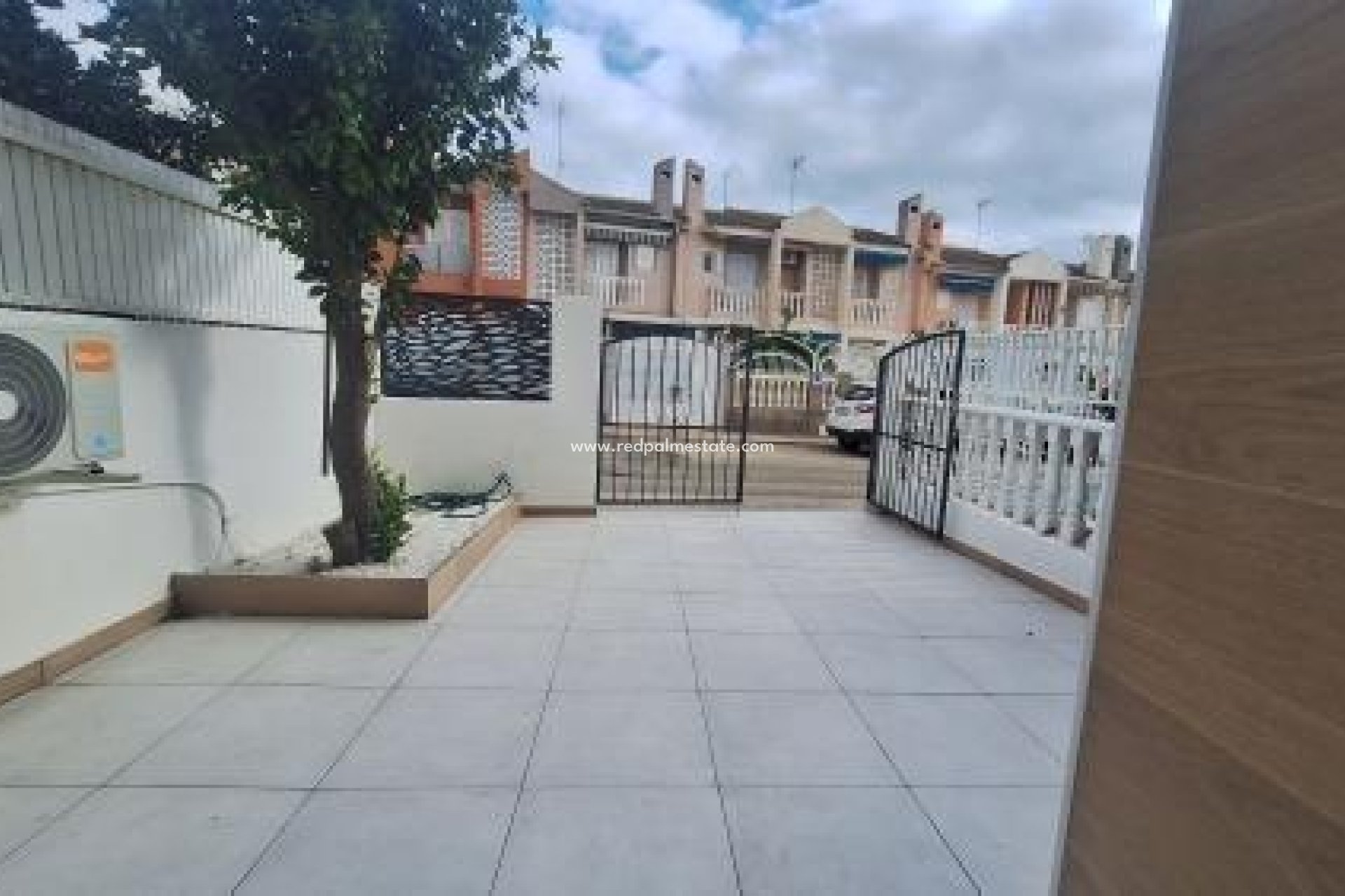 Resale - Bungalow -
Lo Pagan - Villananitos