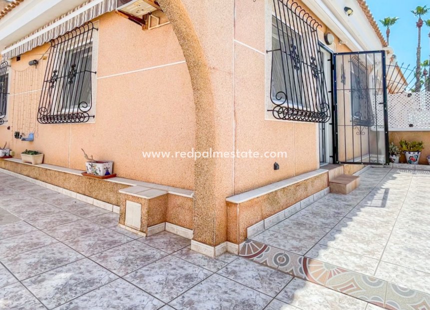 Resale - Bungalow -
Los Alczares - Los Alcazares