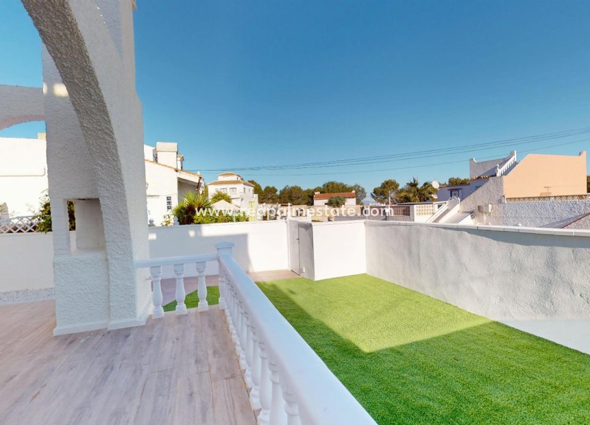 Resale - Bungalow -
Orihuela Costa - Blue Lagoon