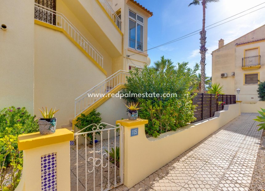 Resale - Bungalow -
Orihuela Costa - Costa Blanca