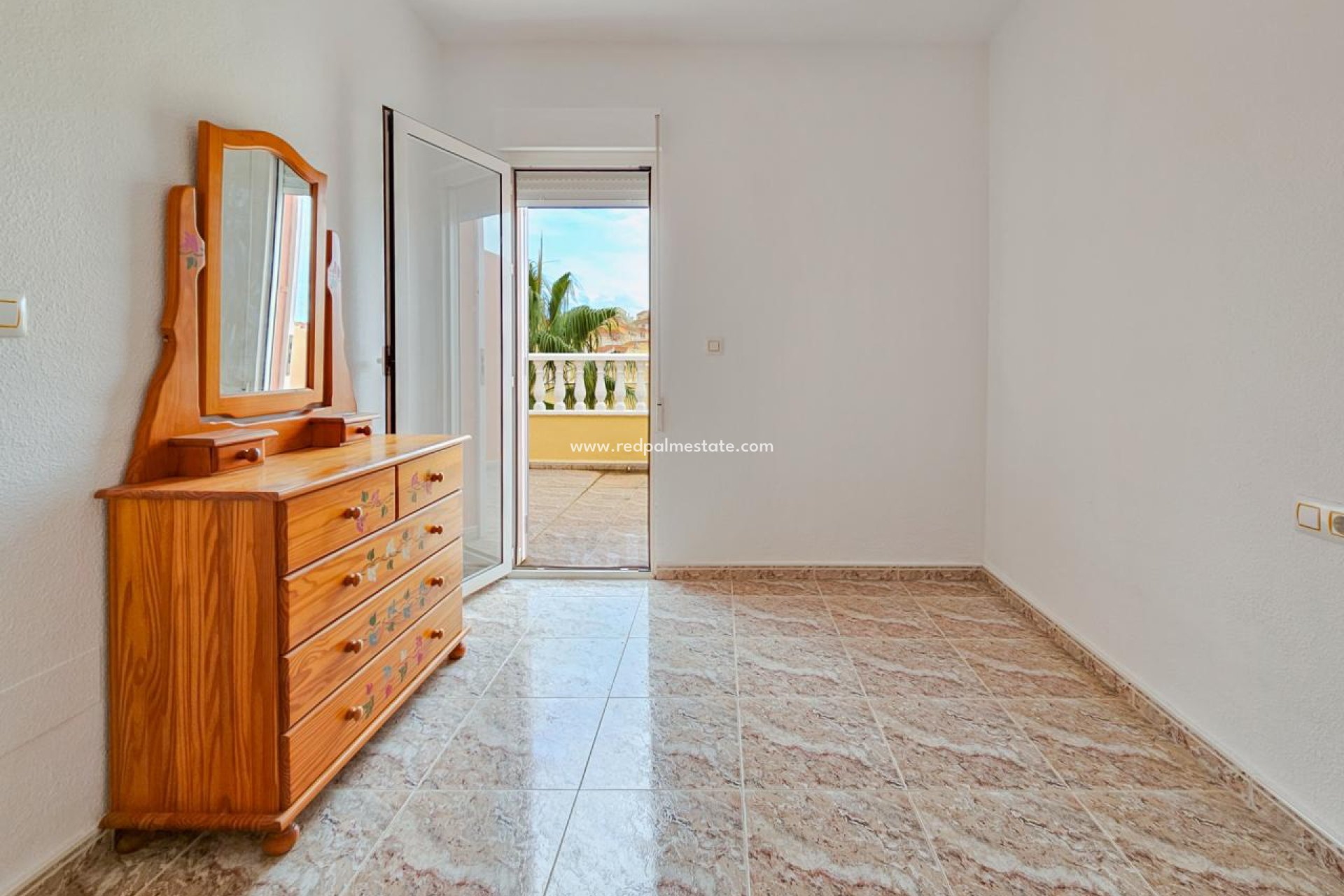 Resale - Bungalow -
Orihuela Costa - Inland