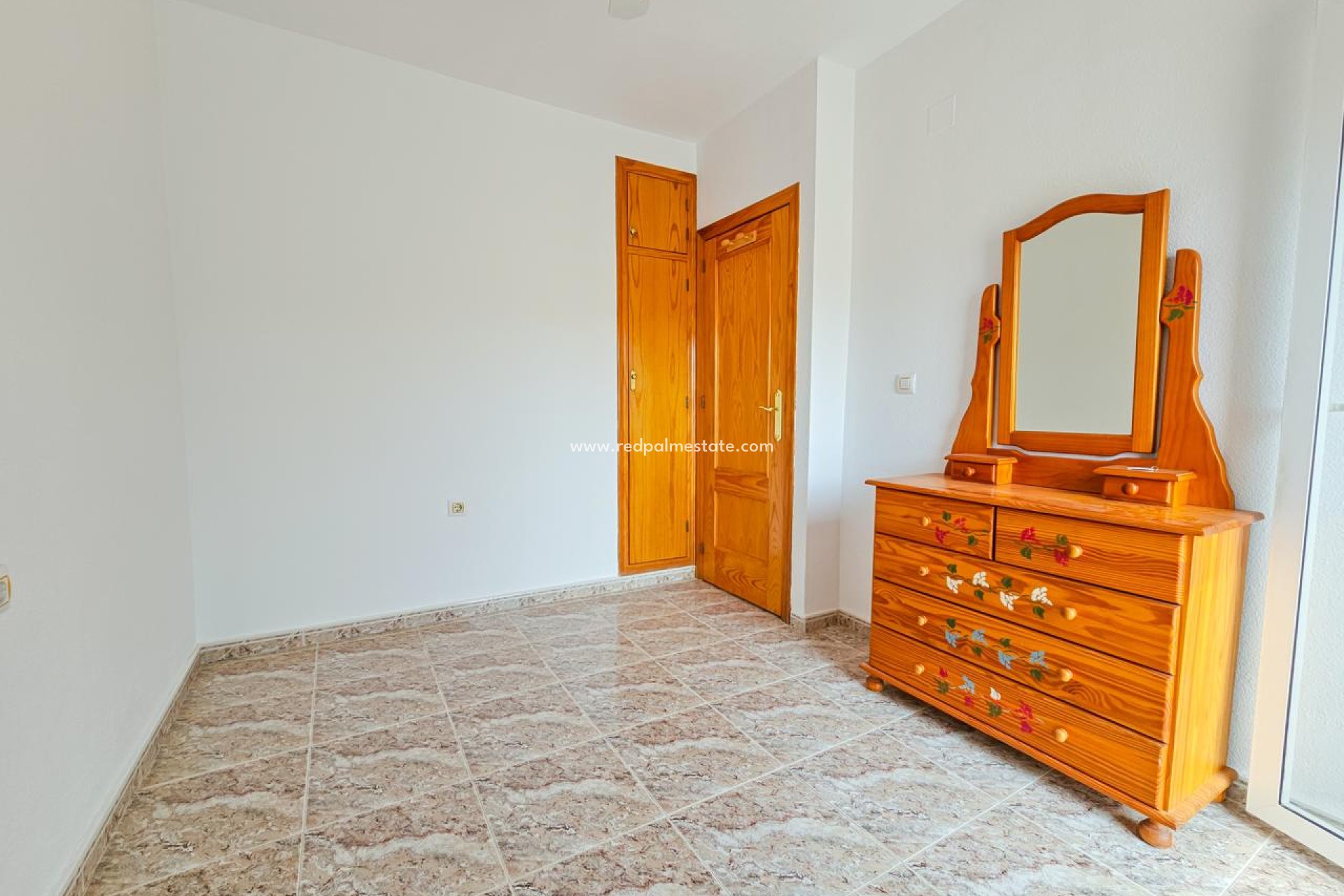 Resale - Bungalow -
Orihuela Costa - Inland