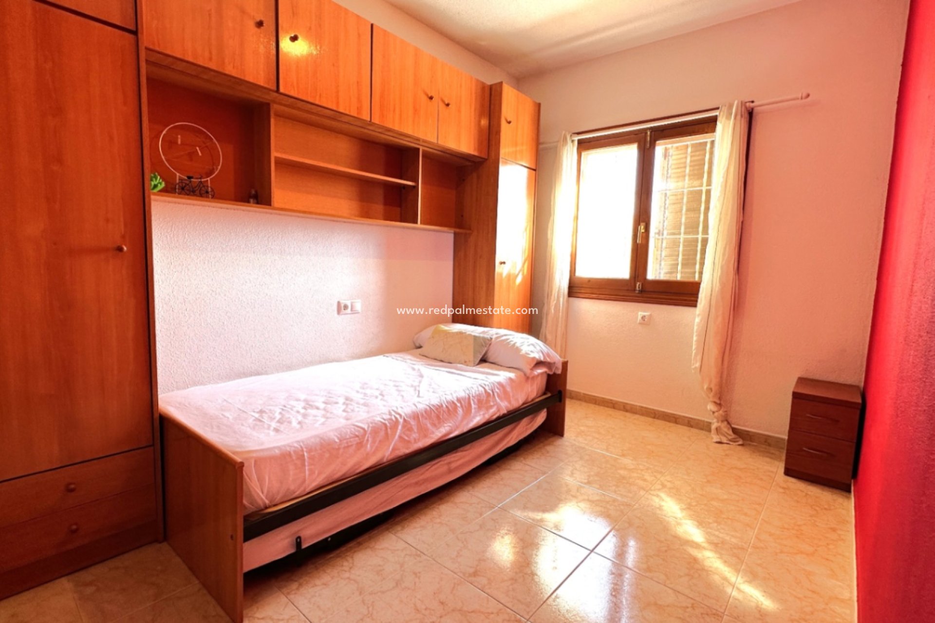 Resale - Bungalow -
Orihuela Costa - Inland