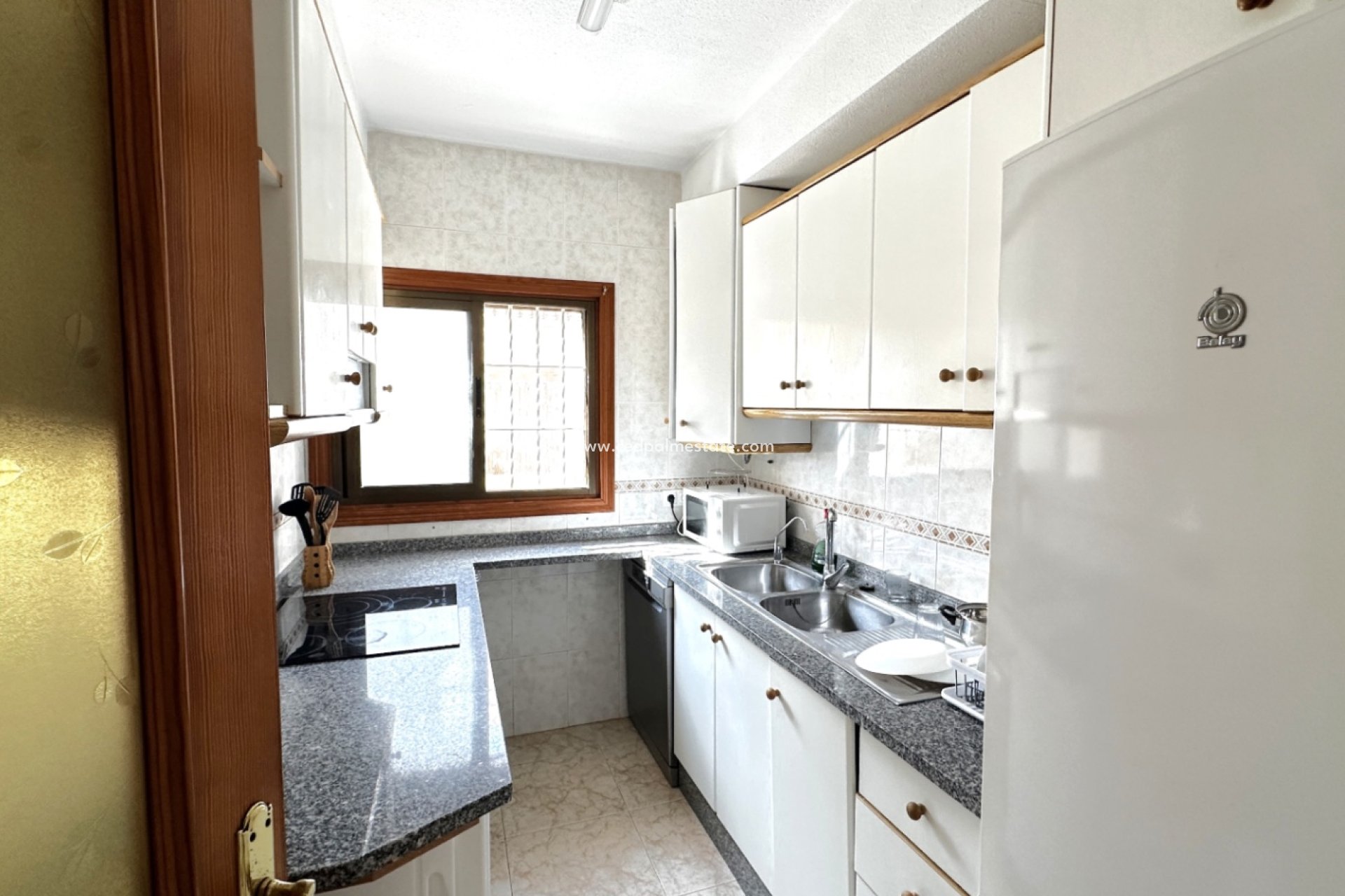 Resale - Bungalow -
Orihuela Costa - Inland