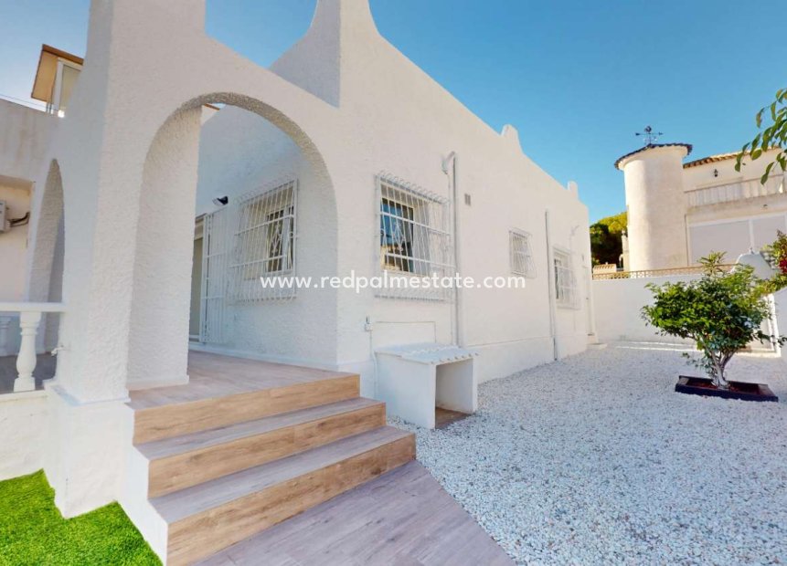 Resale - Bungalow -
Orihuela Costa - Inland