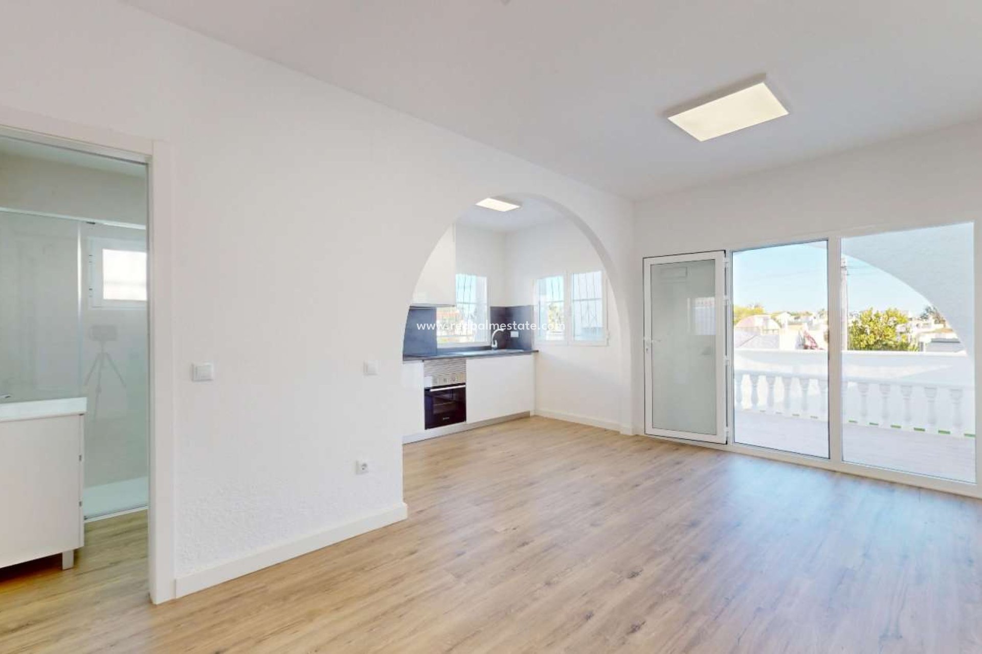 Resale - Bungalow -
Orihuela Costa - Inland