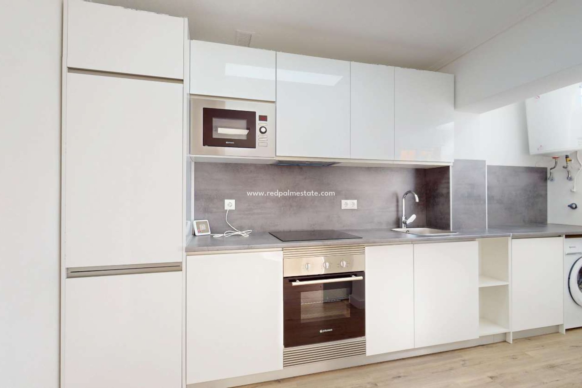 Resale - Bungalow -
Orihuela Costa - Inland