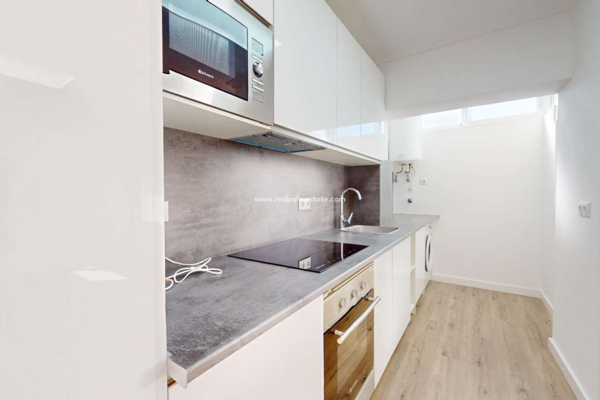 Resale - Bungalow -
Orihuela Costa - Inland