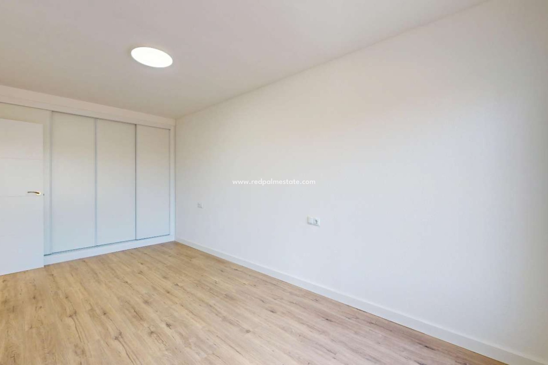 Resale - Bungalow -
Orihuela Costa - Inland