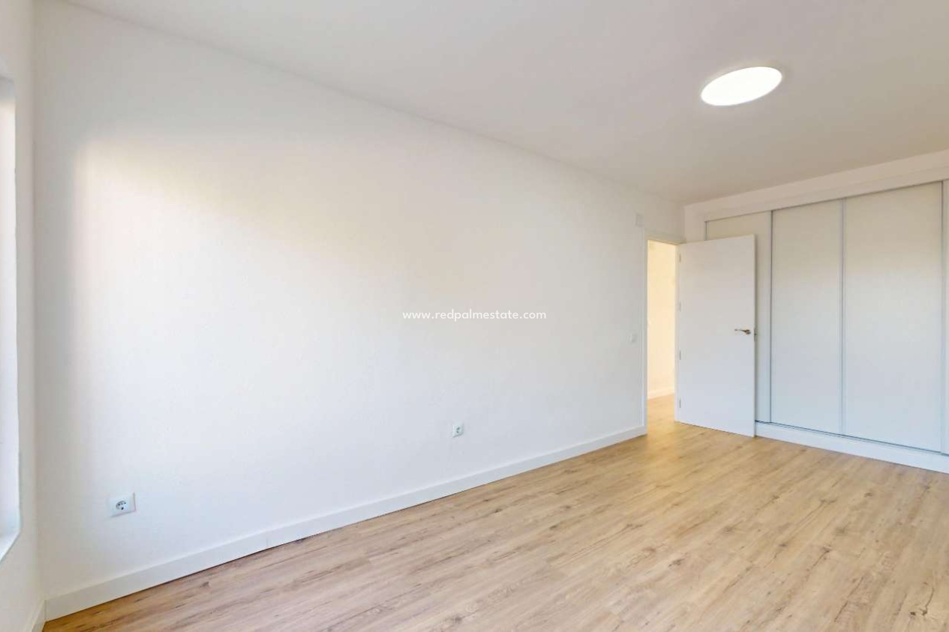 Resale - Bungalow -
Orihuela Costa - Inland