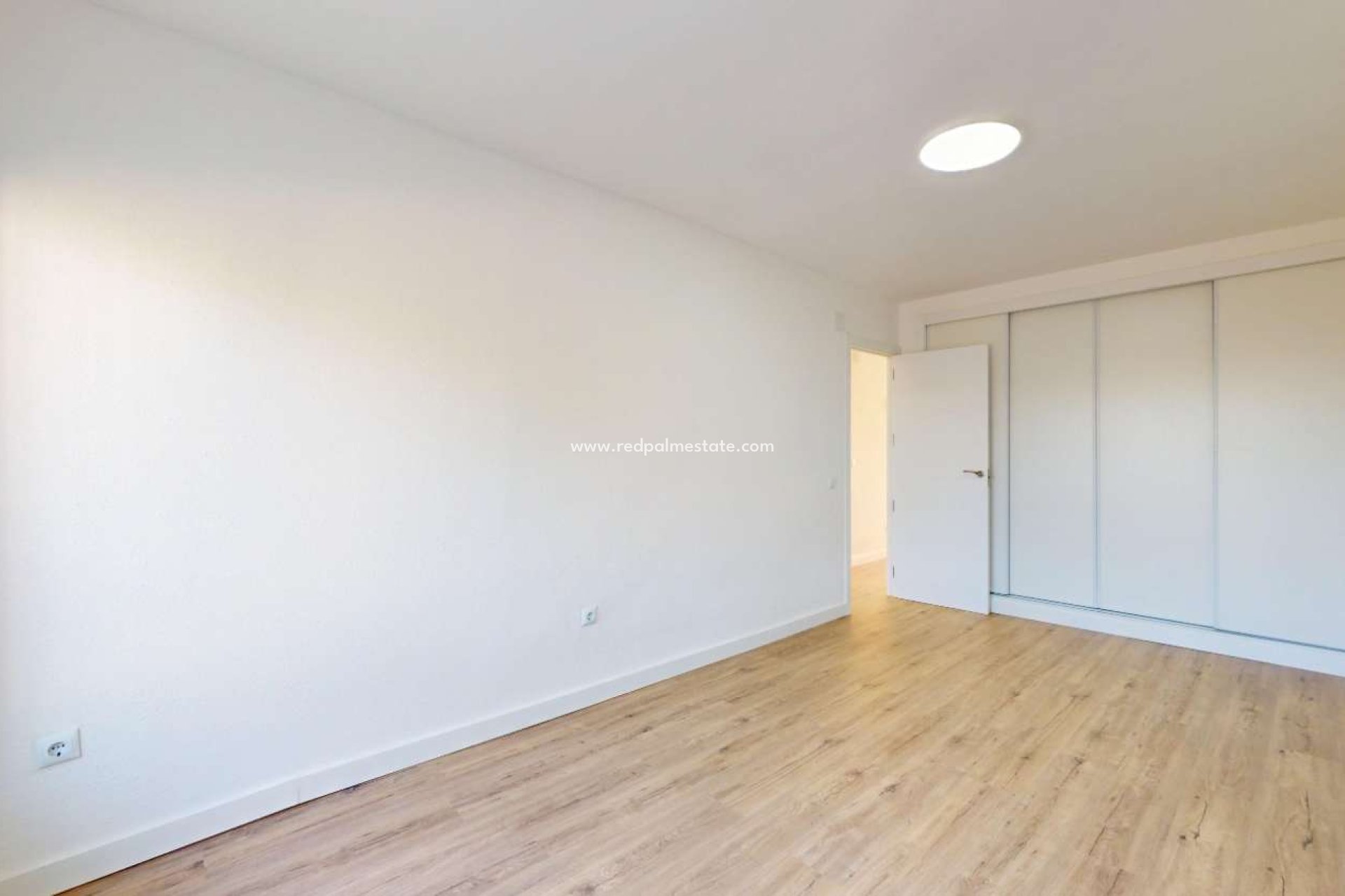Resale - Bungalow -
Orihuela Costa - Inland
