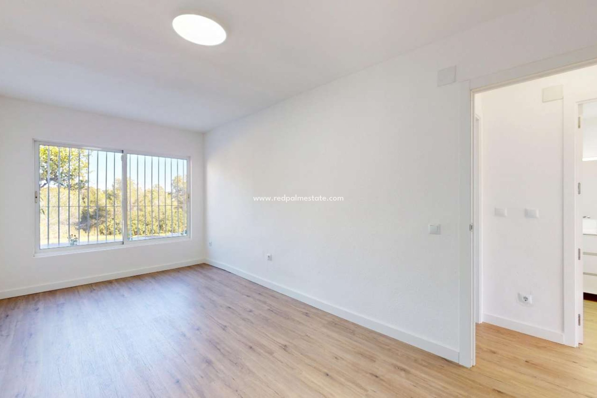 Resale - Bungalow -
Orihuela Costa - Inland