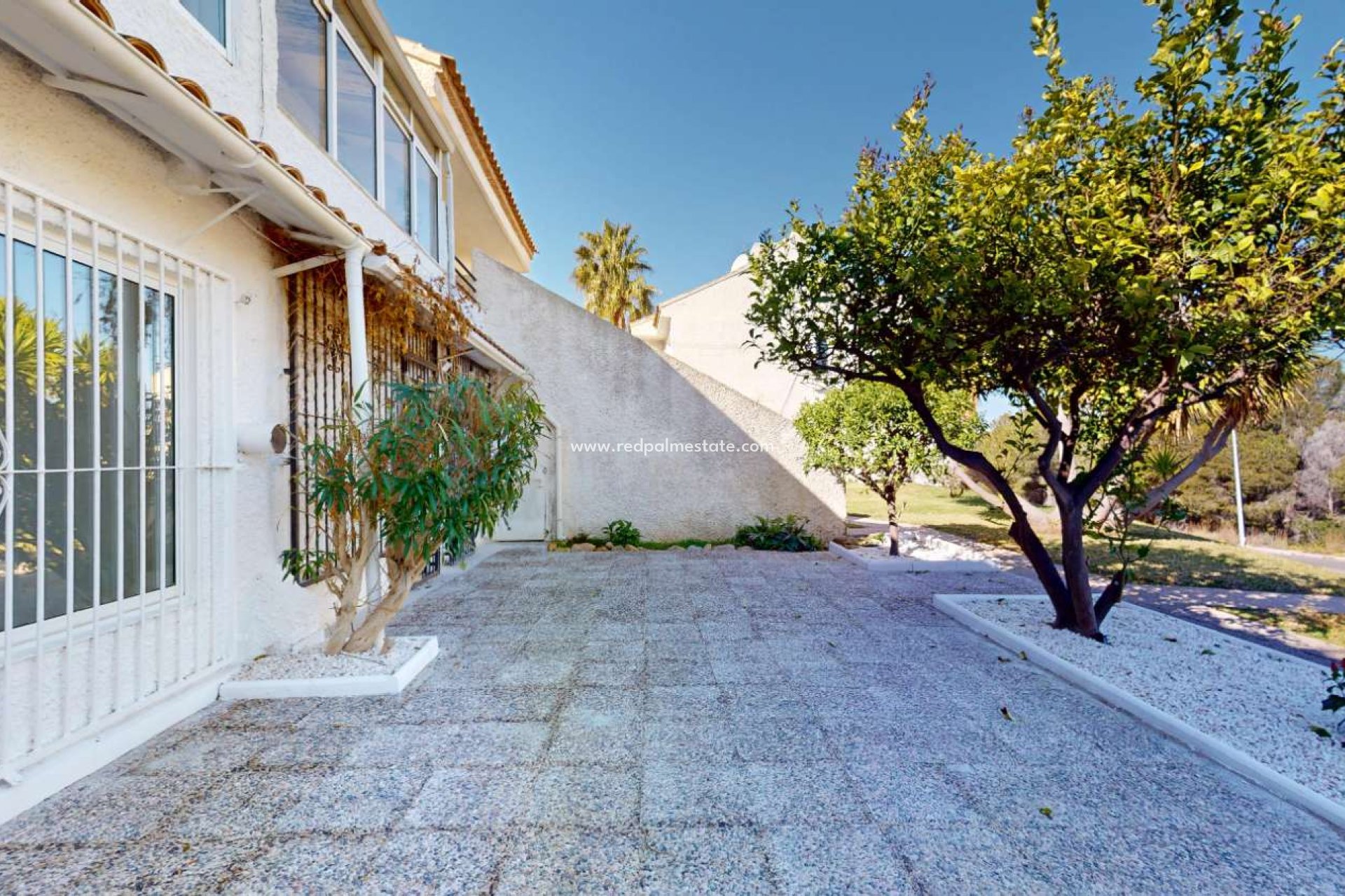 Resale - Bungalow -
Orihuela Costa - Inland