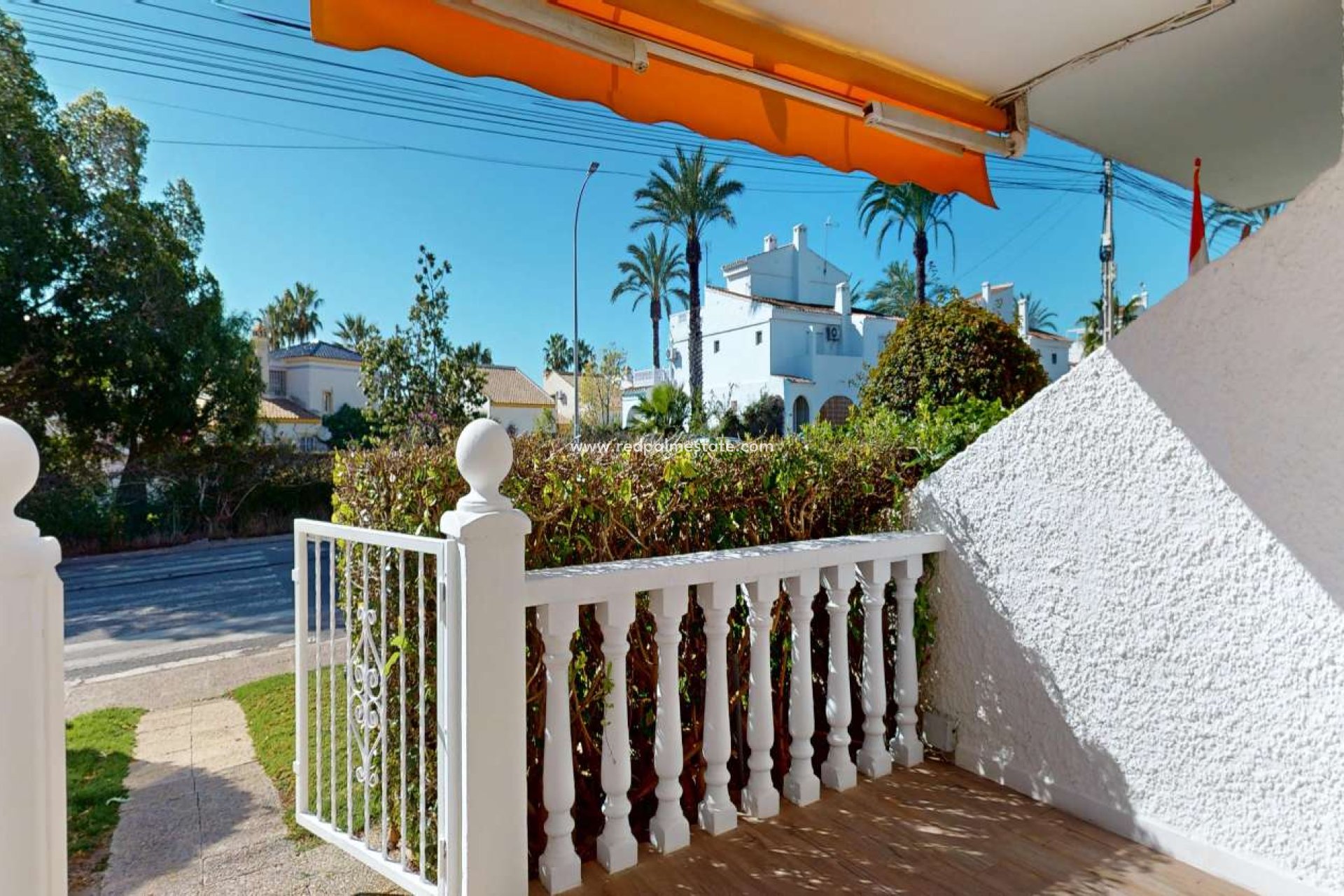 Resale - Bungalow -
Orihuela Costa - Inland