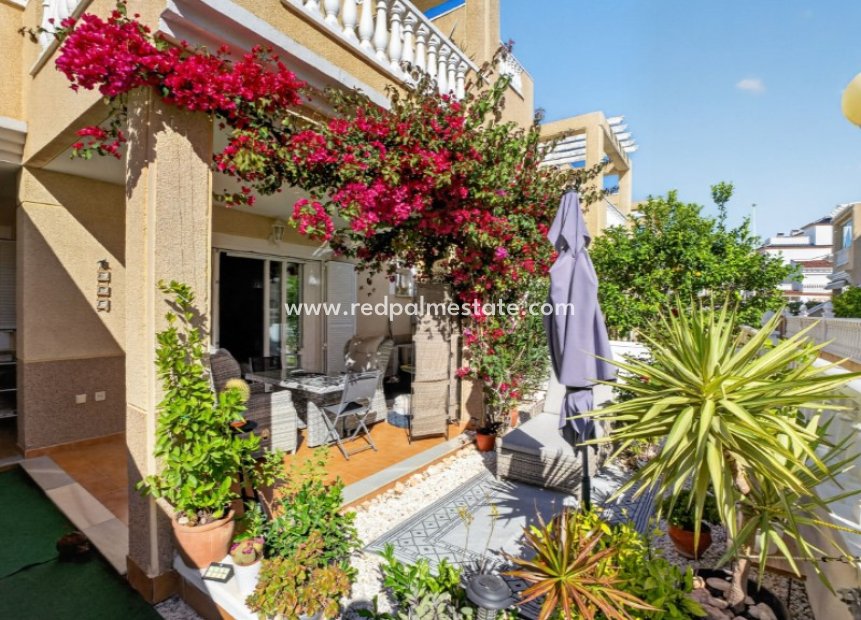 Resale - Bungalow -
Orihuela Costa - Inland
