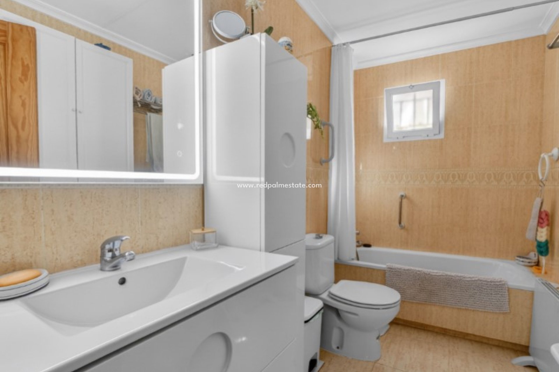 Resale - Bungalow -
Orihuela Costa - Inland