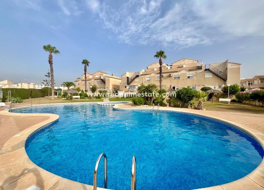 Resale - Bungalow -
Orihuela Costa - La Chismosa