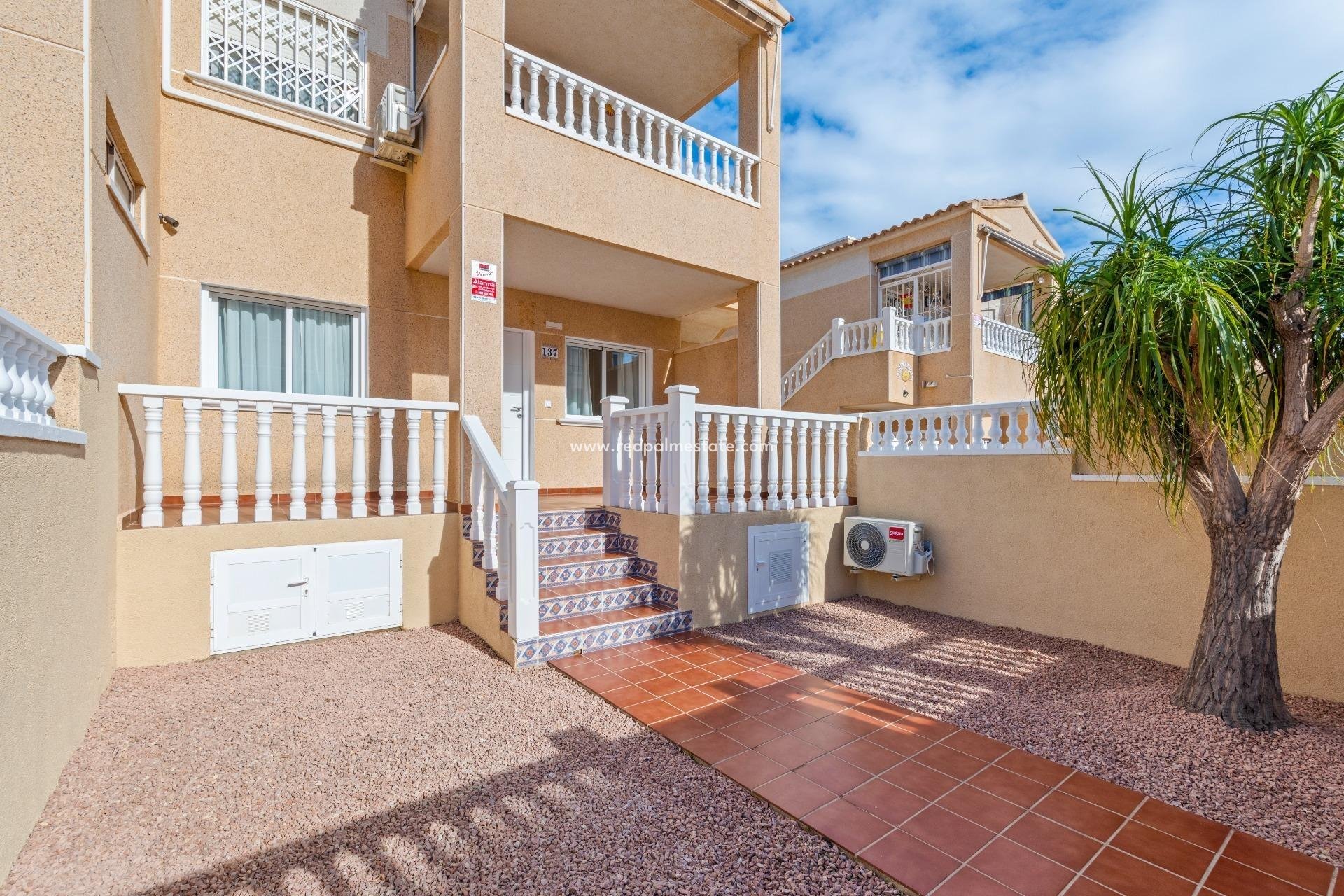 Resale - Bungalow -
Orihuela Costa - La Ciñuelica