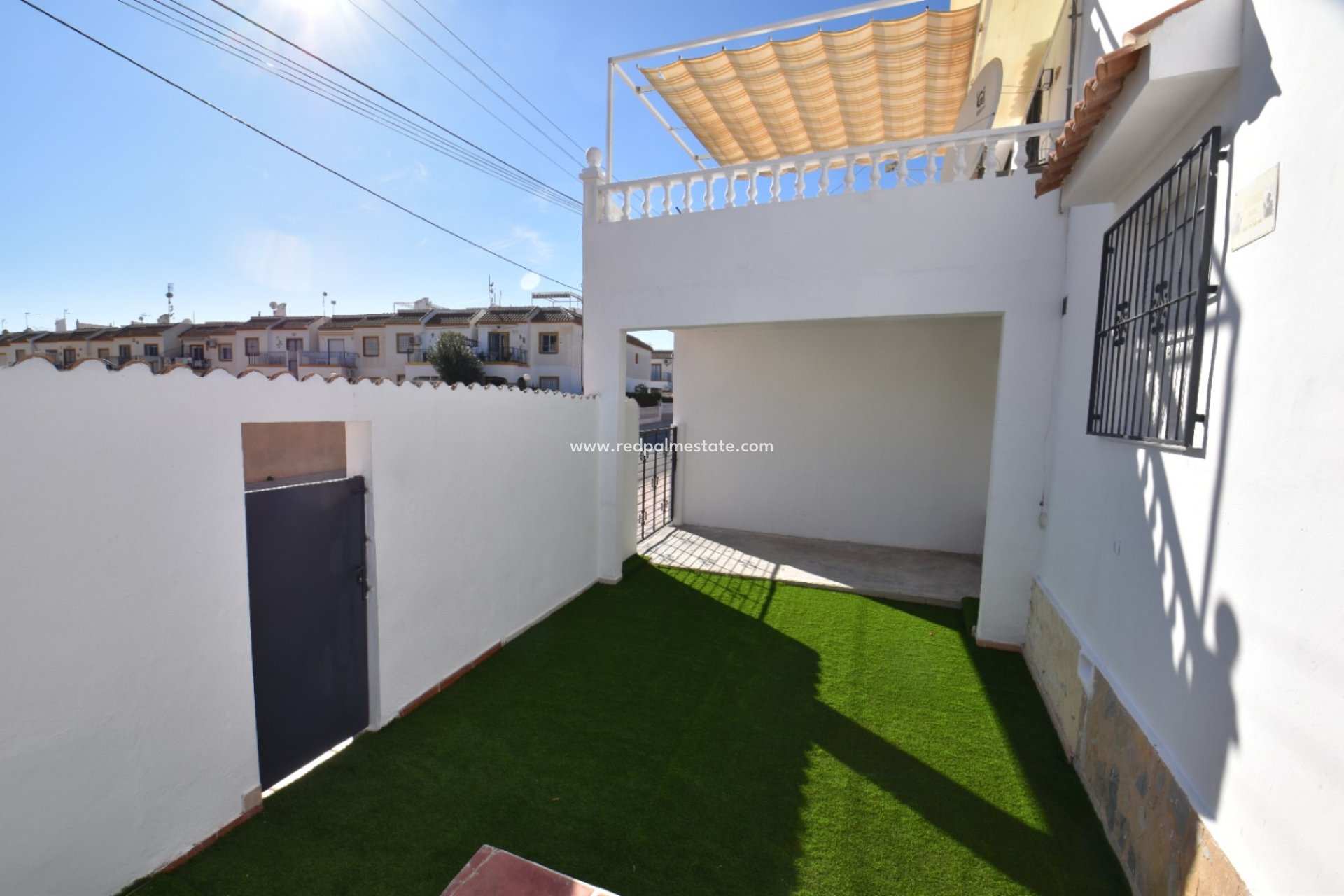 Resale - Bungalow -
Orihuela Costa - La Florida