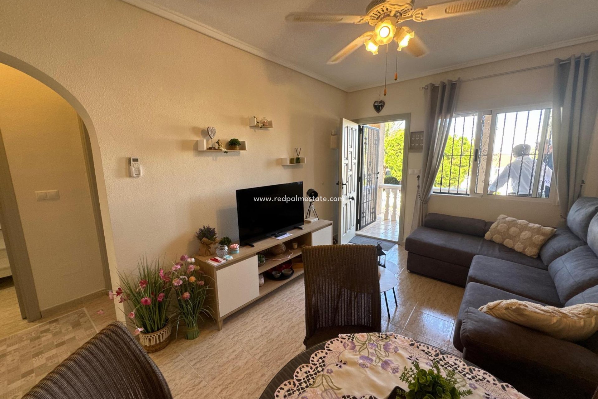 Resale - Bungalow -
Orihuela Costa - La Florida
