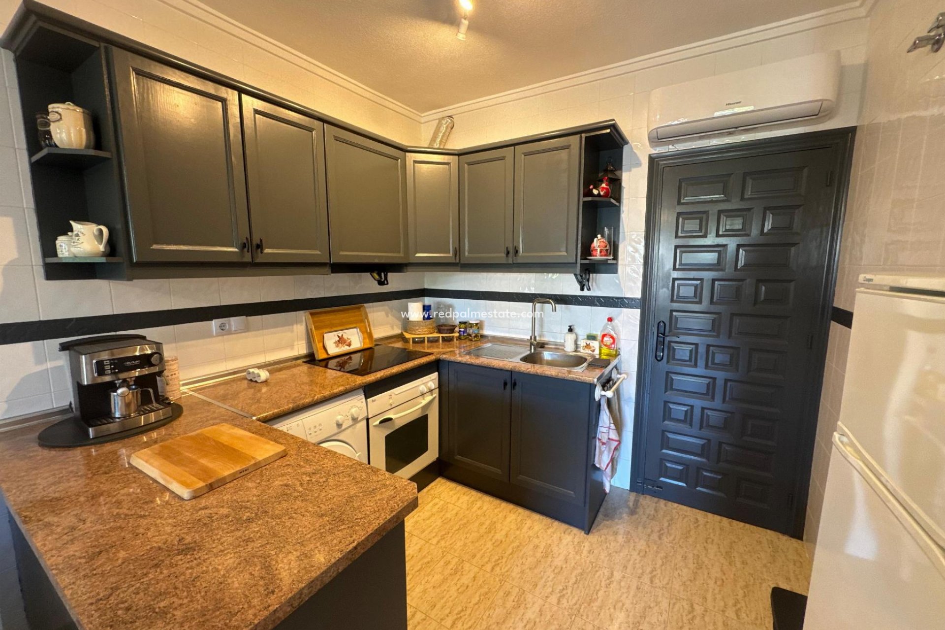 Resale - Bungalow -
Orihuela Costa - La Florida