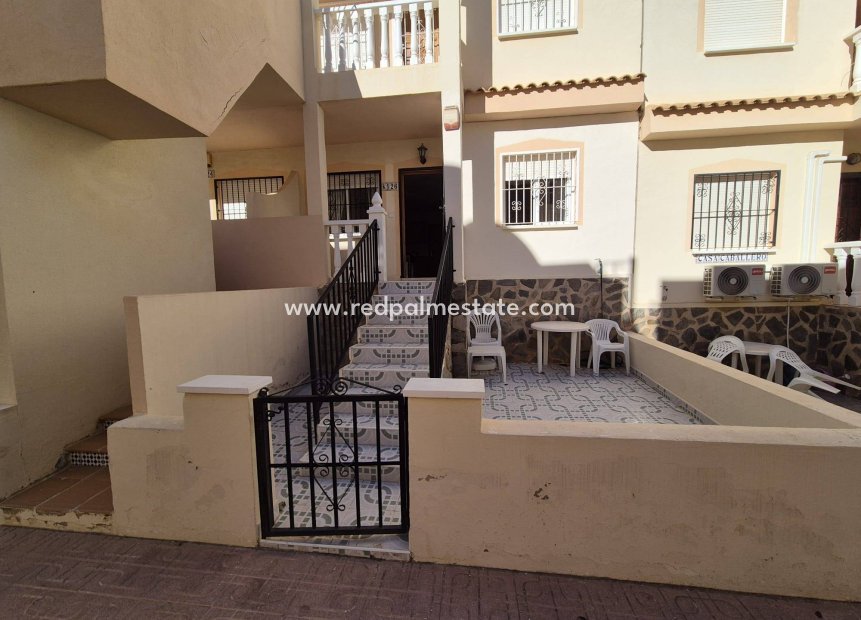 Resale - Bungalow -
Orihuela Costa - La Florida