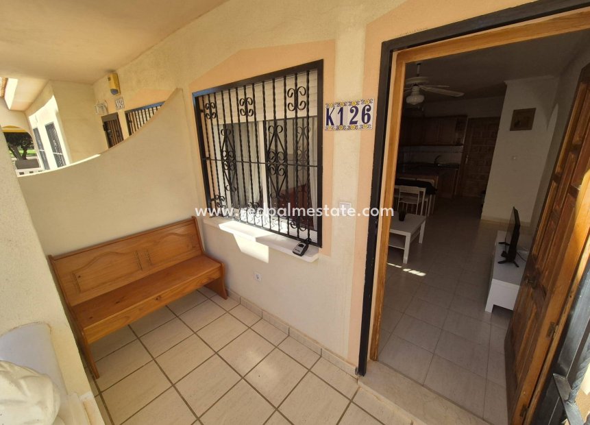 Resale - Bungalow -
Orihuela Costa - La Florida