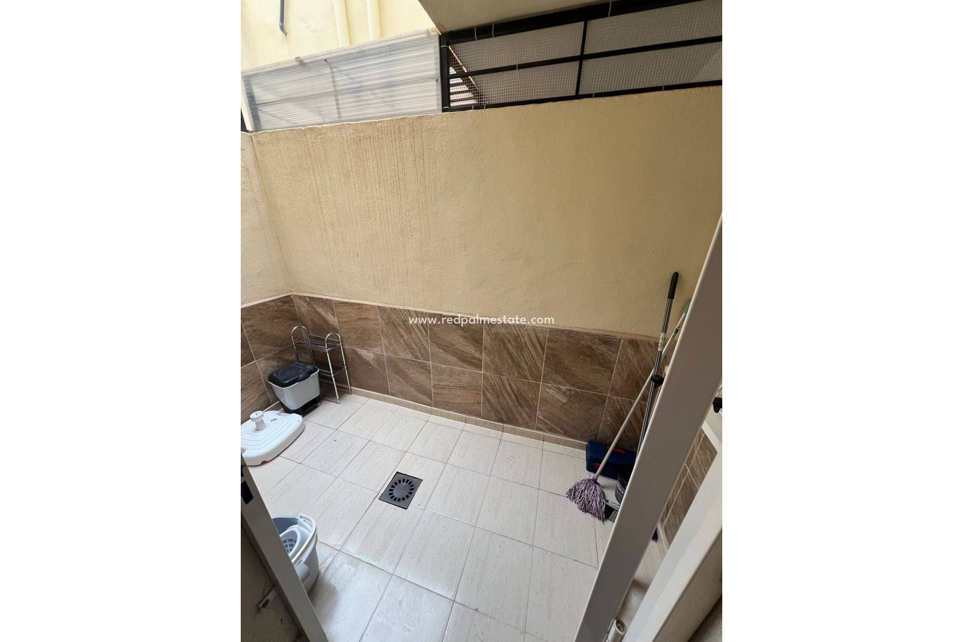 Resale - Bungalow -
Orihuela Costa - La Florida