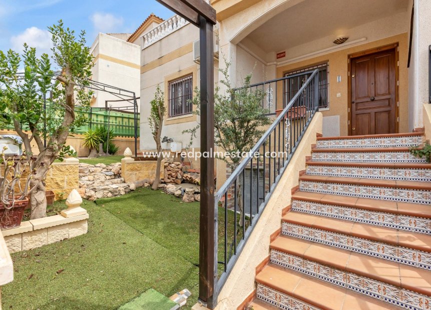 Resale - Bungalow -
Orihuela Costa - La Florida