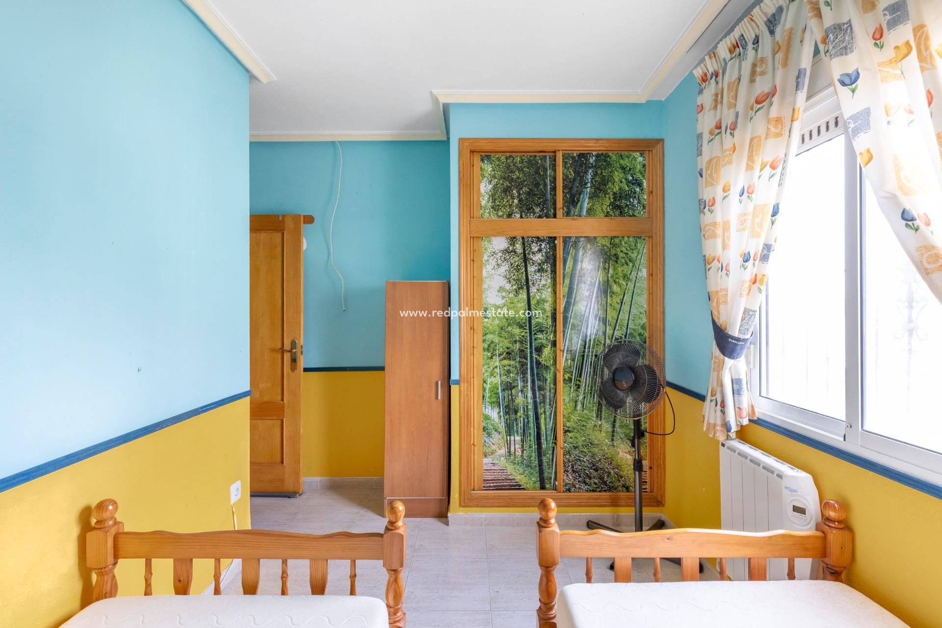 Resale - Bungalow -
Orihuela Costa - La Florida