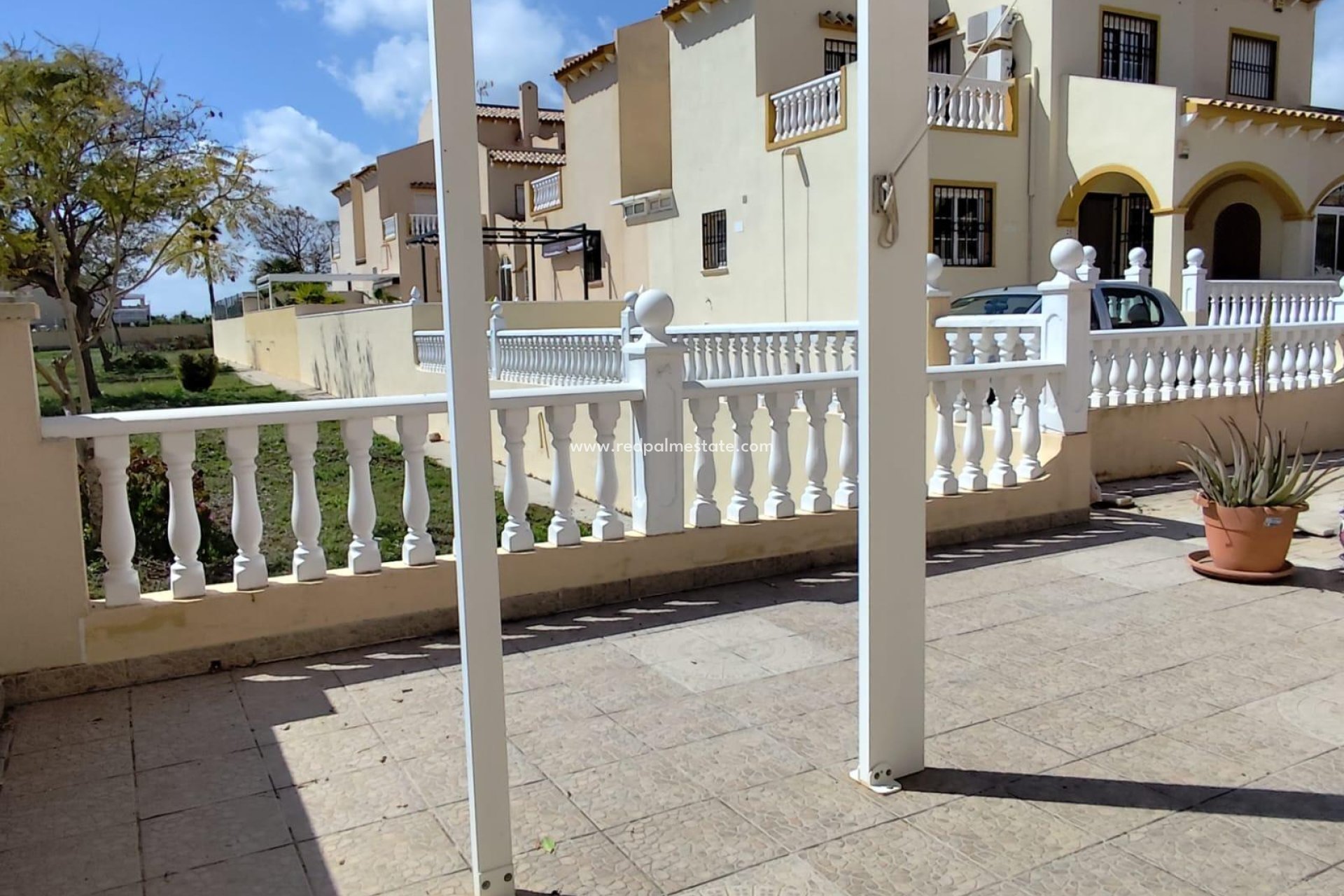 Resale - Bungalow -
Orihuela Costa - La Florida