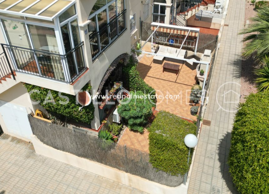 Resale - Bungalow -
Orihuela Costa - La Florida