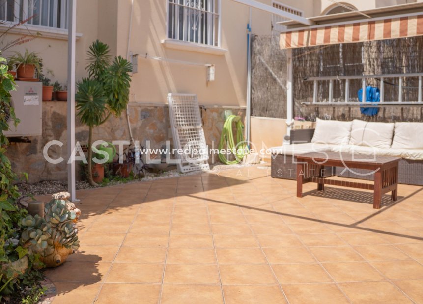 Resale - Bungalow -
Orihuela Costa - La Florida