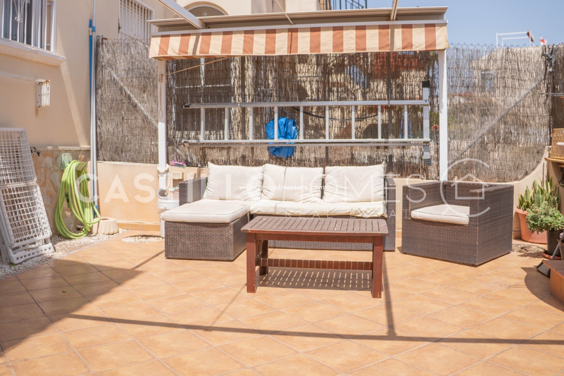 Resale - Bungalow -
Orihuela Costa - La Florida