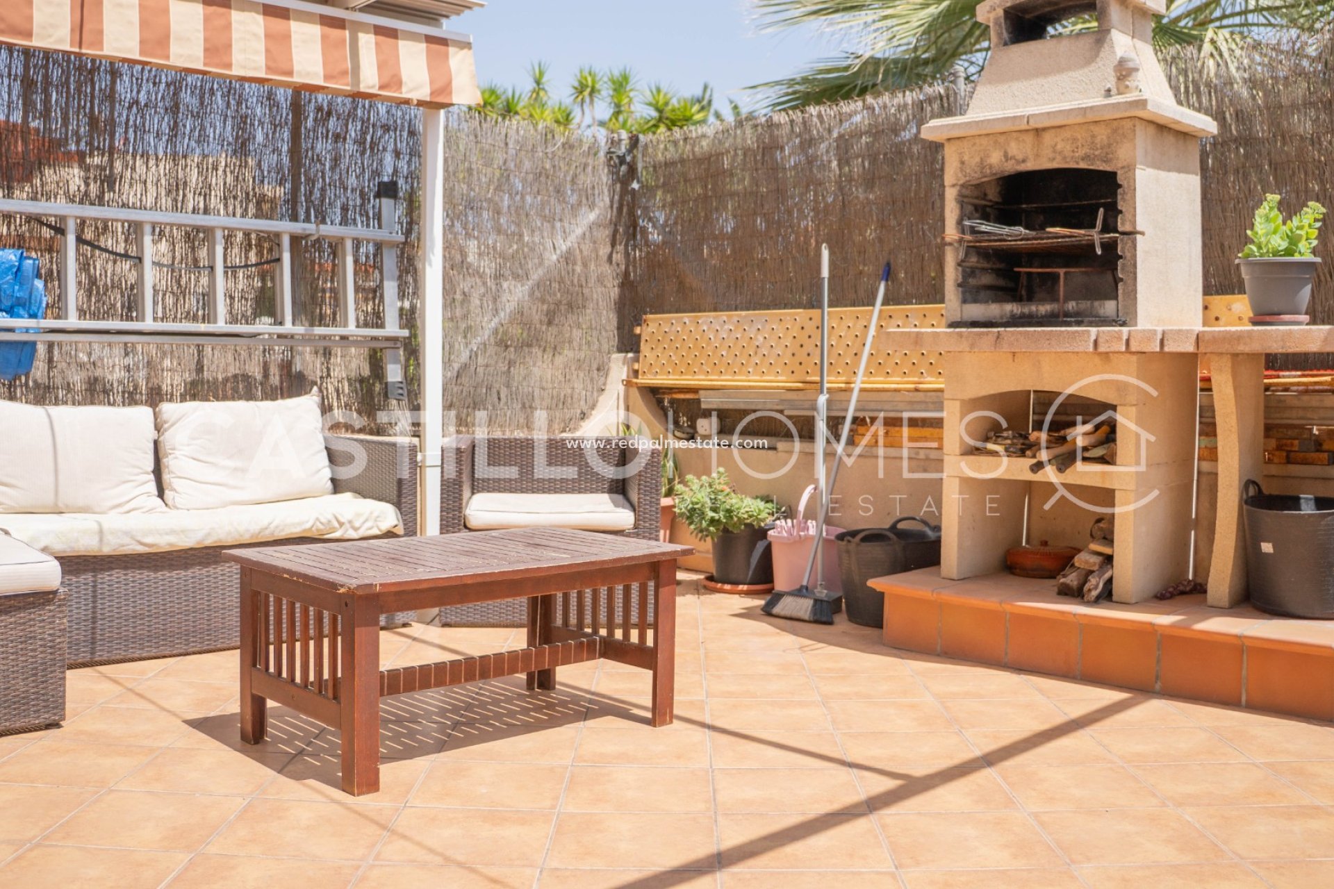 Resale - Bungalow -
Orihuela Costa - La Florida