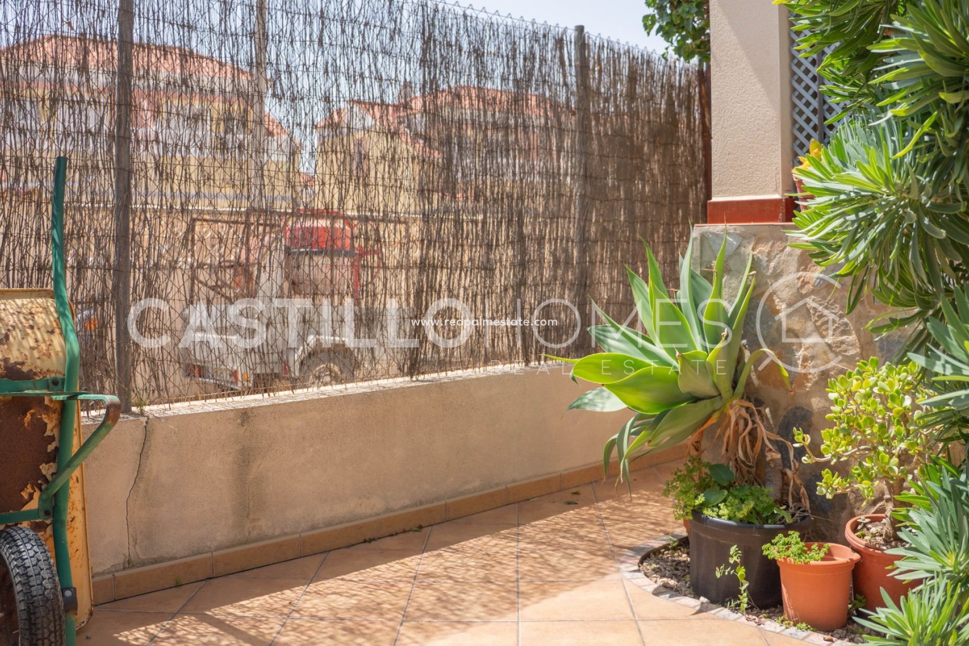 Resale - Bungalow -
Orihuela Costa - La Florida
