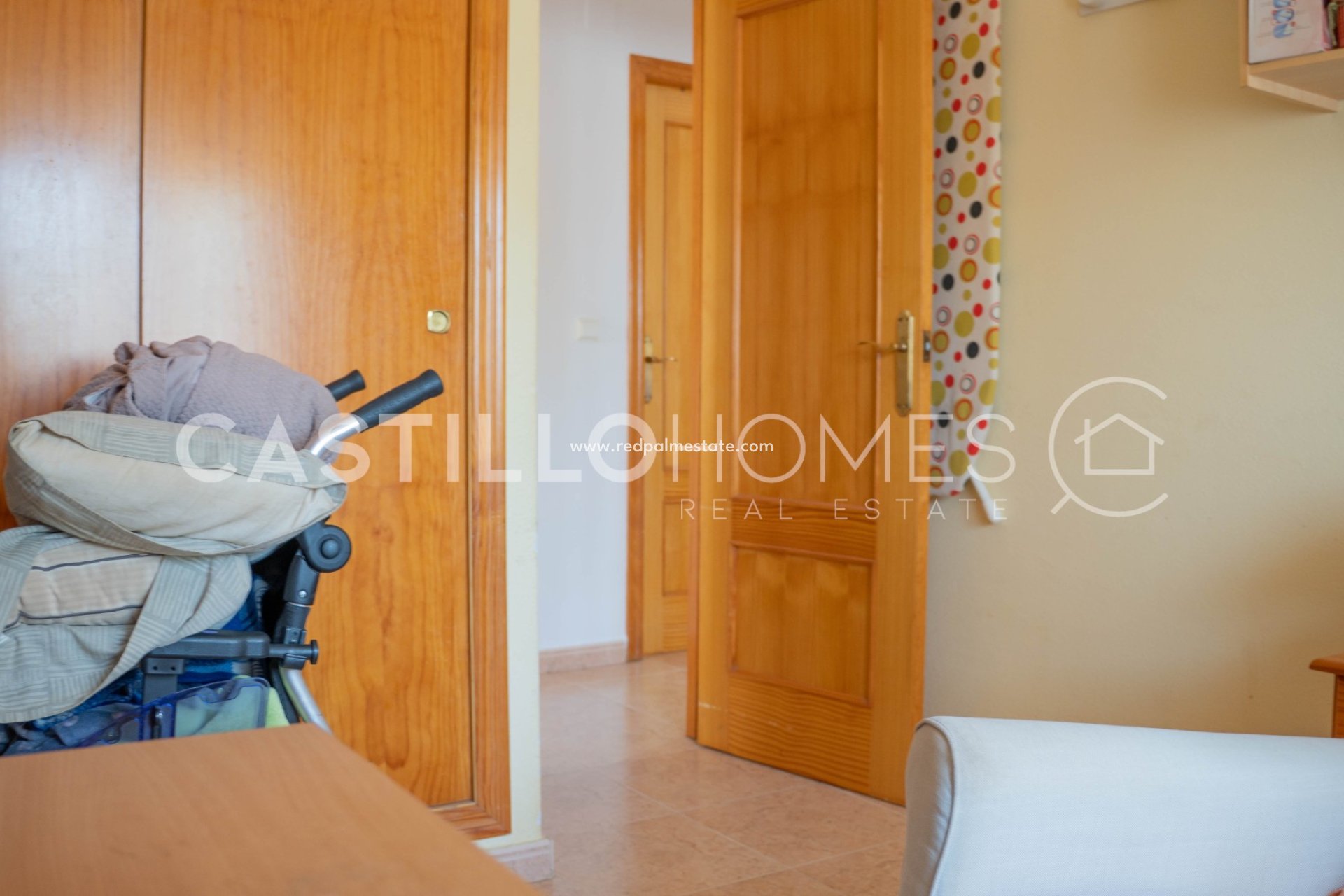 Resale - Bungalow -
Orihuela Costa - La Florida