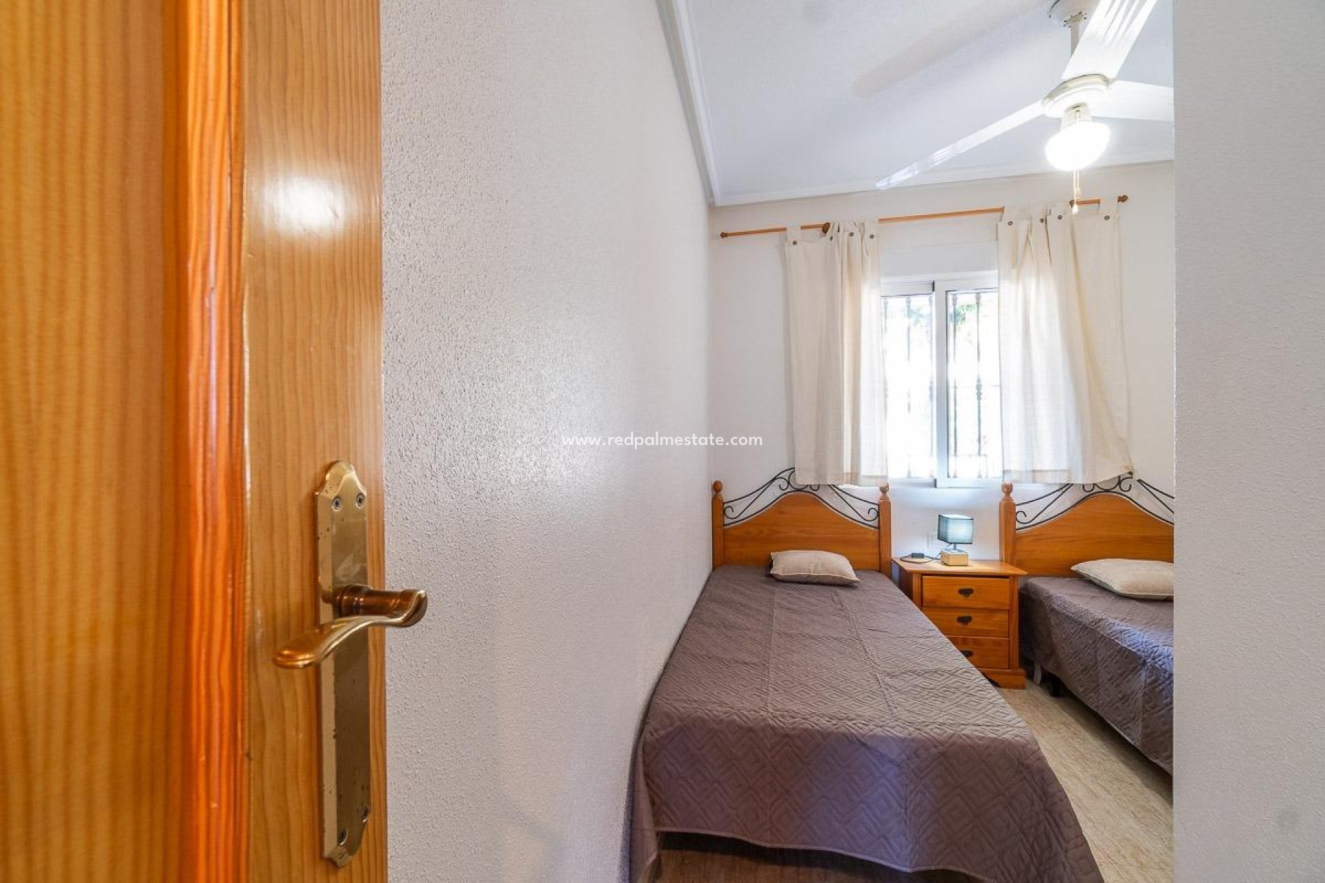 Resale - Bungalow -
Orihuela Costa - La Florida