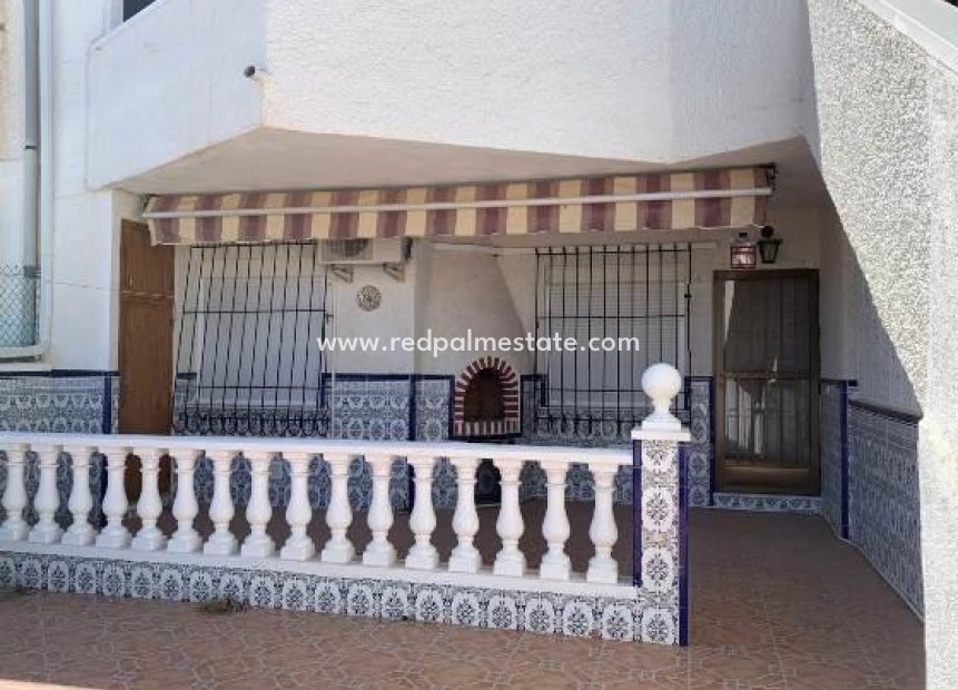 Resale - Bungalow -
Orihuela Costa - La Regia