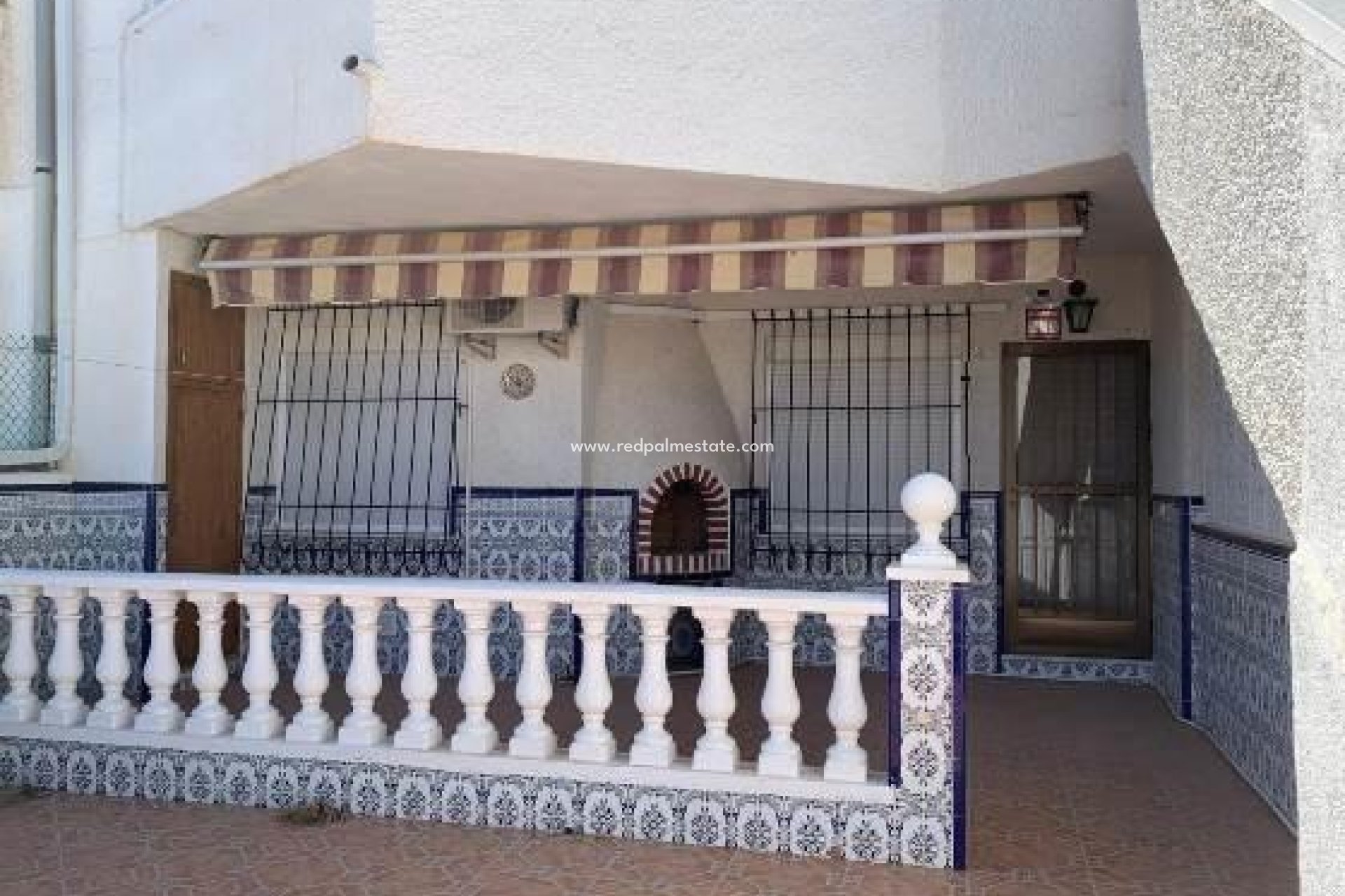 Resale - Bungalow -
Orihuela Costa - La Regia