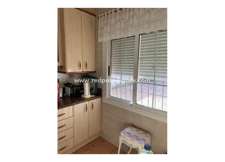 Resale - Bungalow -
Orihuela Costa - La Regia