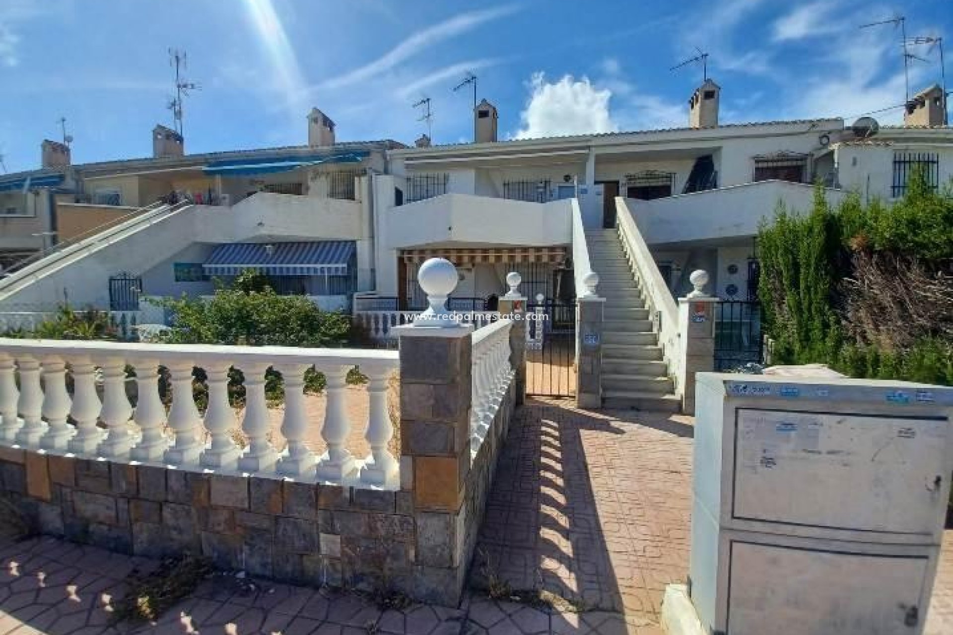 Resale - Bungalow -
Orihuela Costa - La Regia