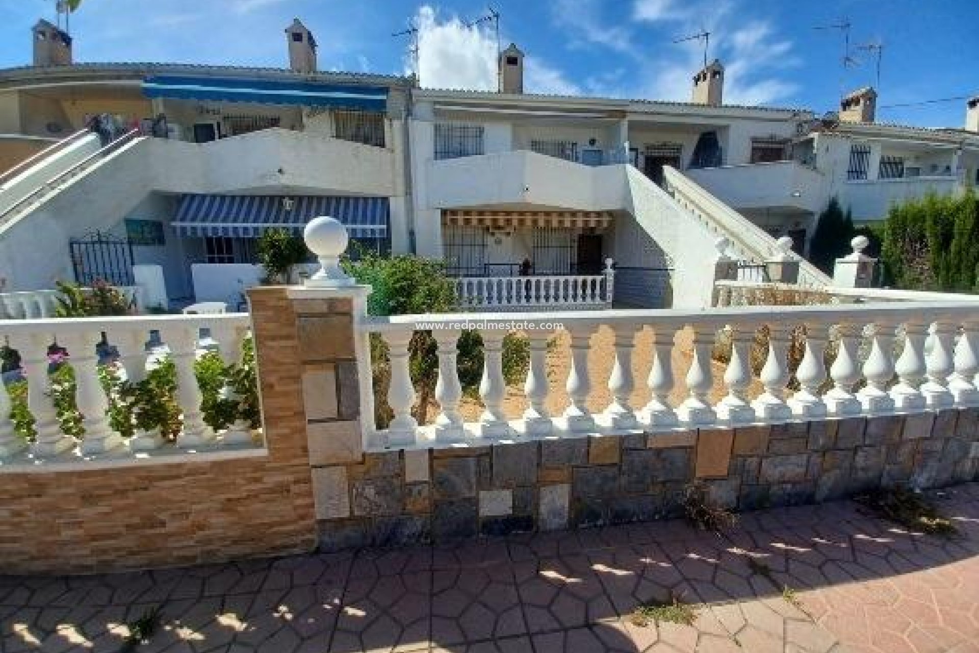 Resale - Bungalow -
Orihuela Costa - La Regia