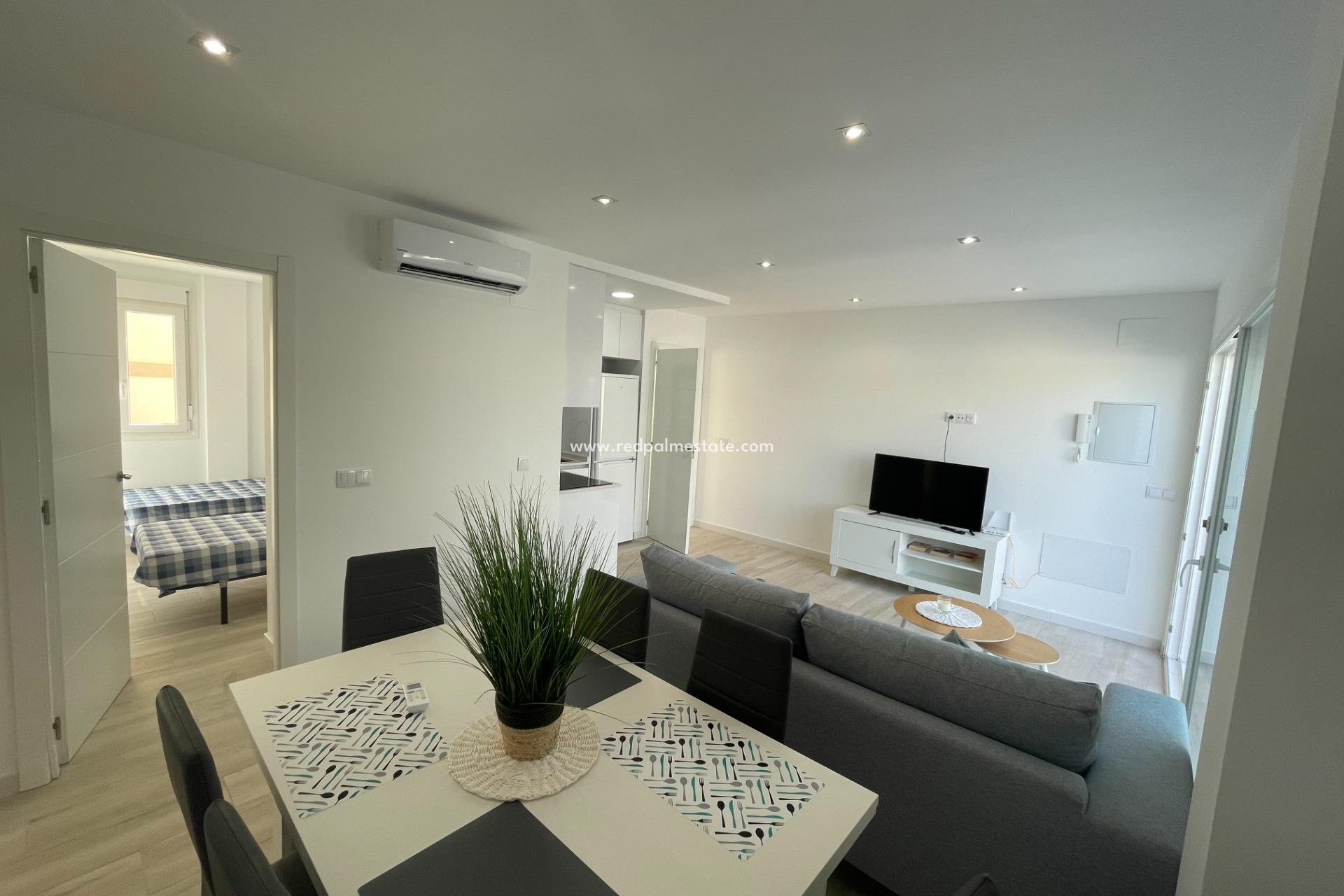 Resale - Bungalow -
Orihuela Costa - La Regia