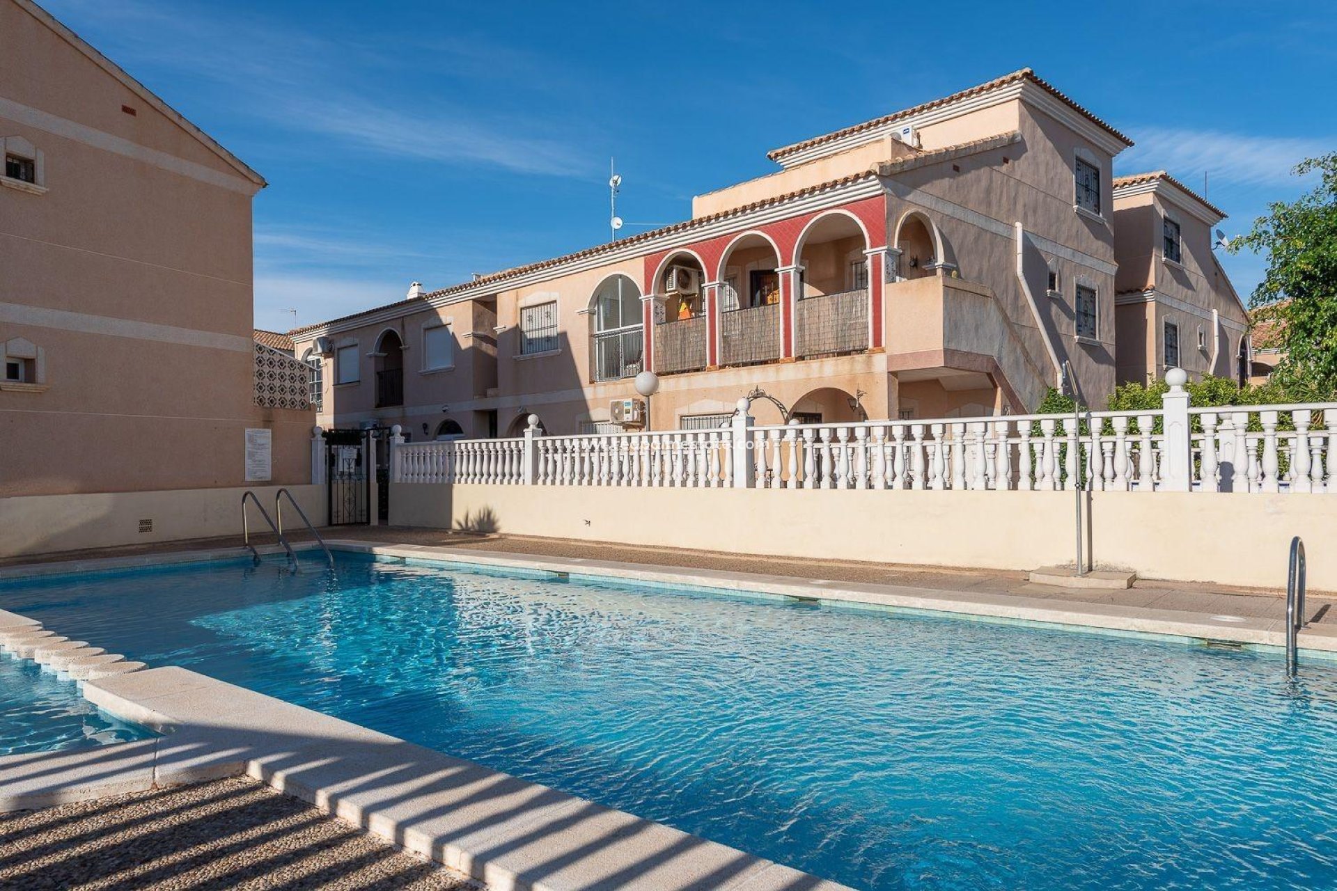 Resale - Bungalow -
Orihuela Costa - La Regia